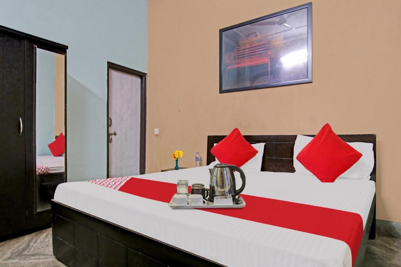 Flagship Hotel Decent Stay Near Pvr Vikaspuri Delhi New Delhi Exterior photo