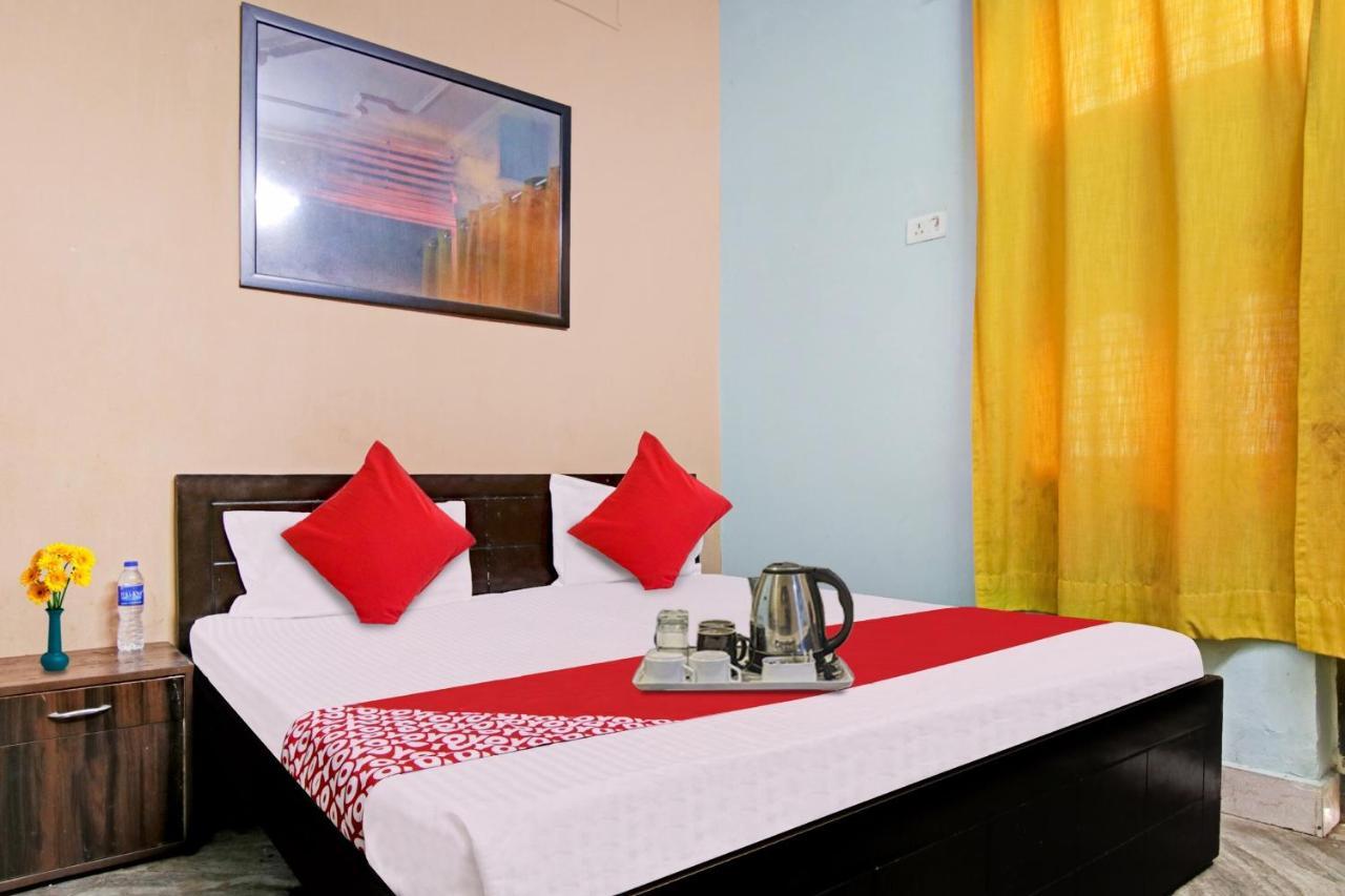 Flagship Hotel Decent Stay Near Pvr Vikaspuri Delhi New Delhi Exterior photo