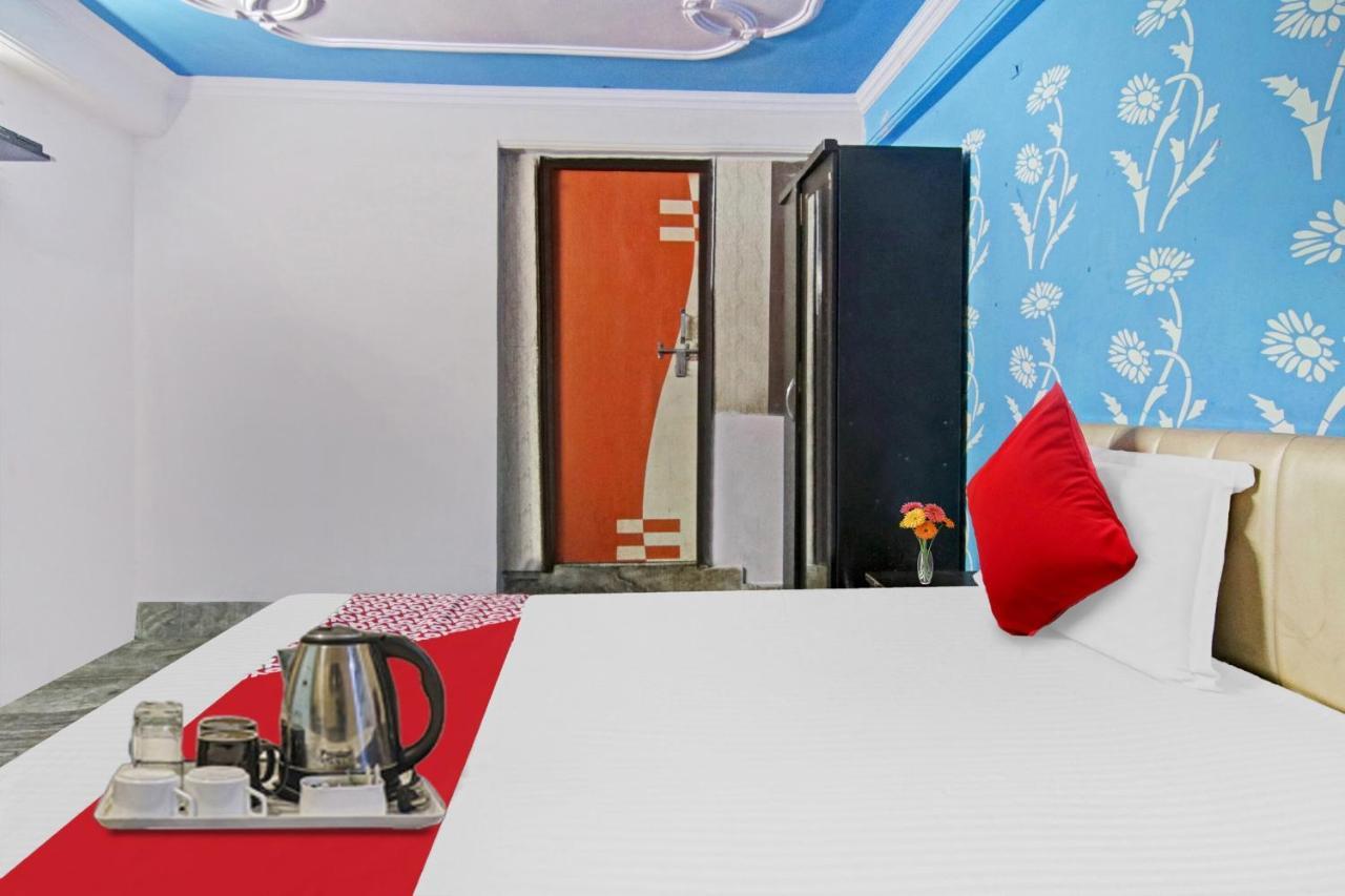 Flagship Hotel Decent Stay Near Pvr Vikaspuri Delhi New Delhi Exterior photo