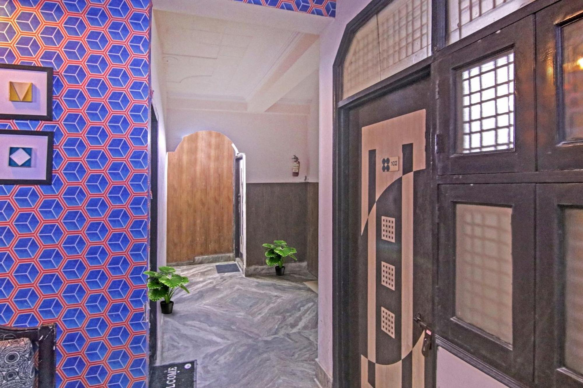 Flagship Hotel Decent Stay Near Pvr Vikaspuri Delhi New Delhi Exterior photo
