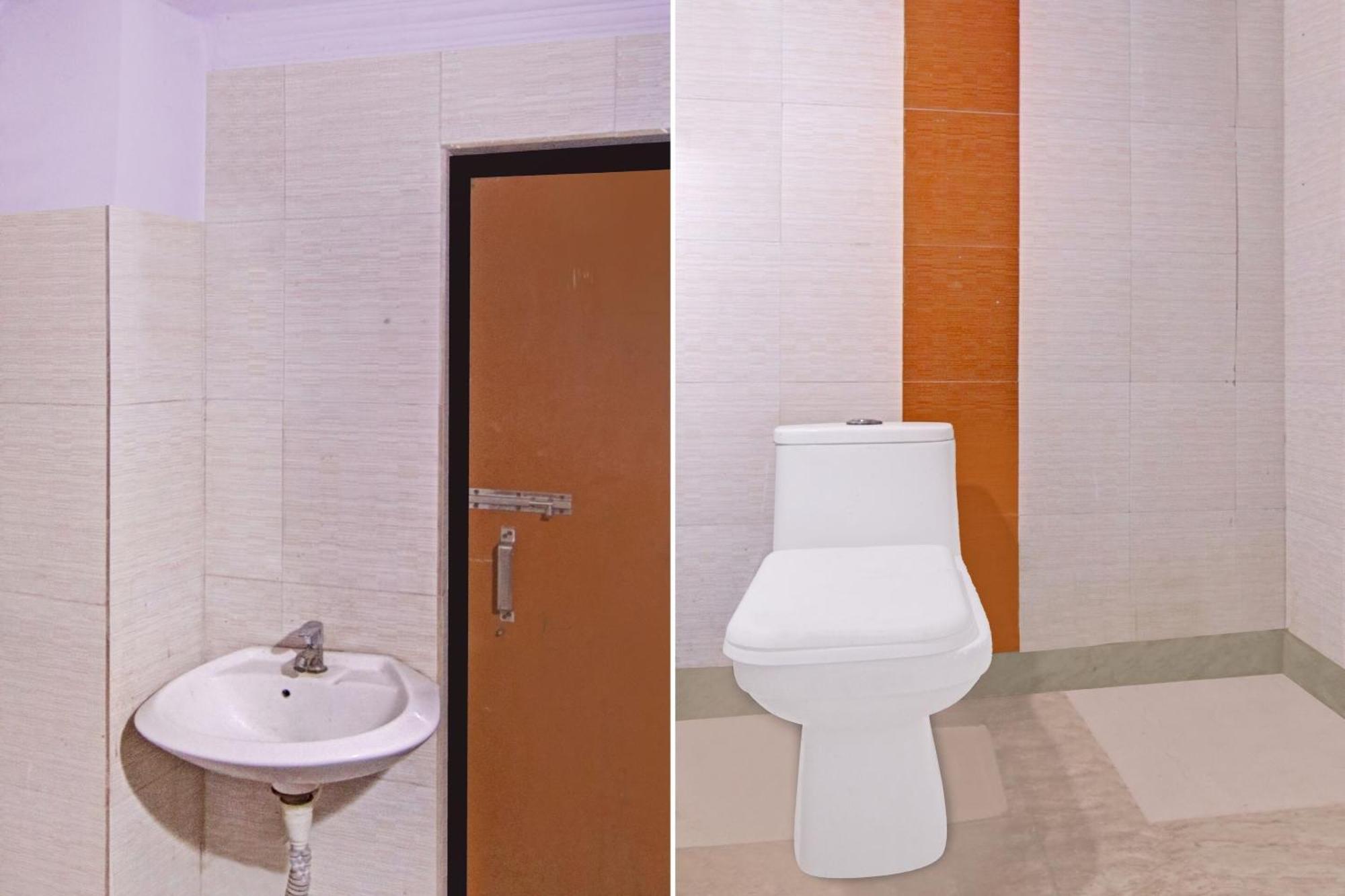 Flagship Hotel Decent Stay Near Pvr Vikaspuri Delhi New Delhi Exterior photo