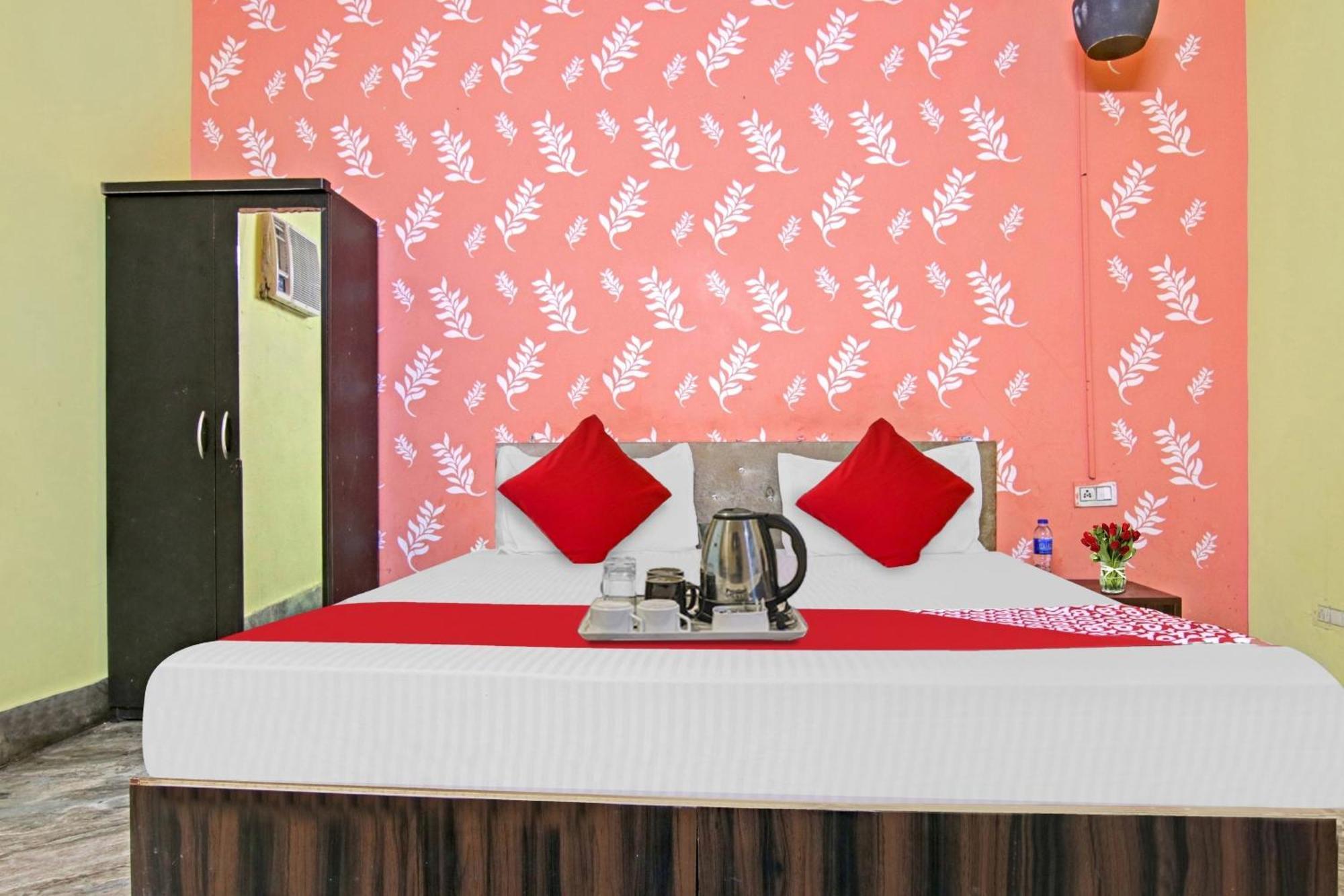 Flagship Hotel Decent Stay Near Pvr Vikaspuri Delhi New Delhi Exterior photo
